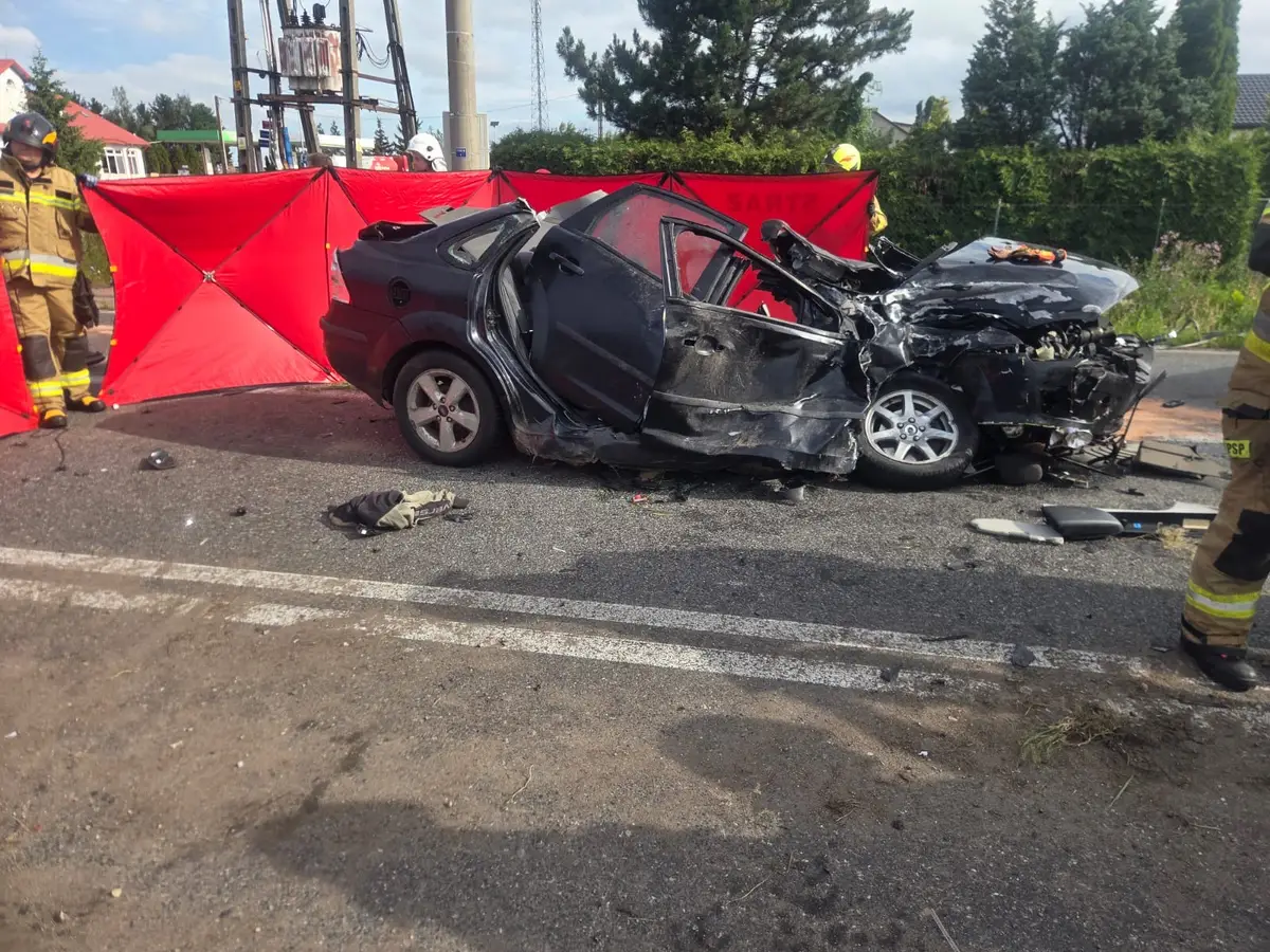 Tragiczne wydarzenia na mazowieckich drogach – cztery ofiary, 27 osób rannych