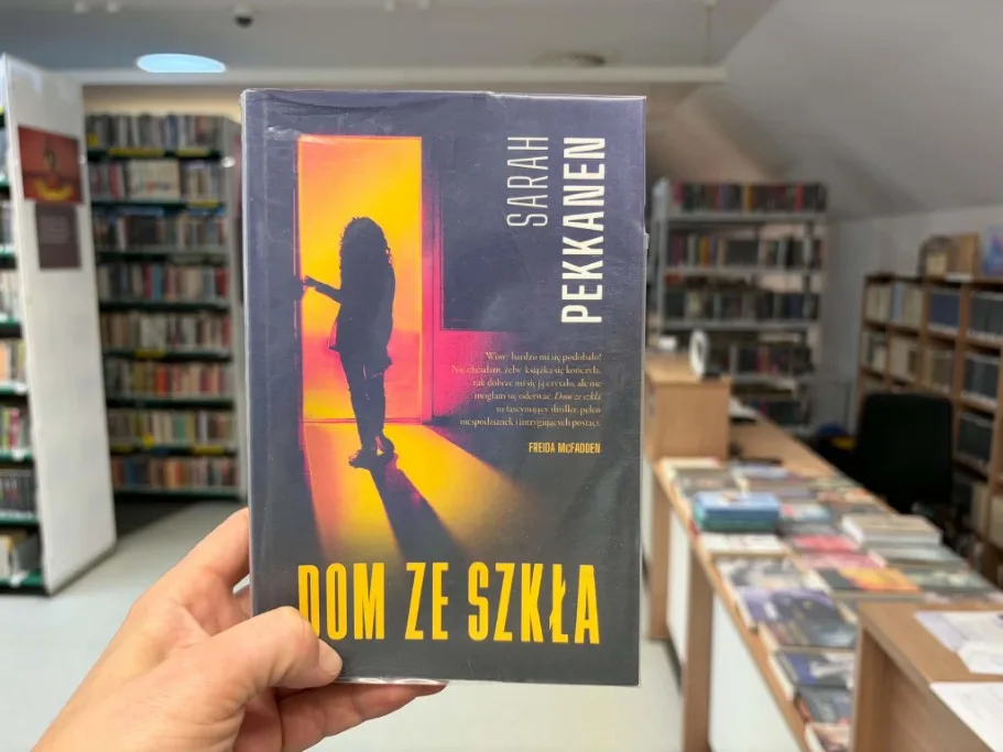 Thriller psychologiczny 'Dom ze szkła' autorstwa Stelli Hudson