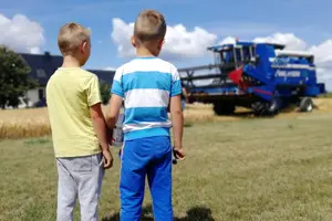 Bezpieczeństwo podczas prac polowych – apel Policji